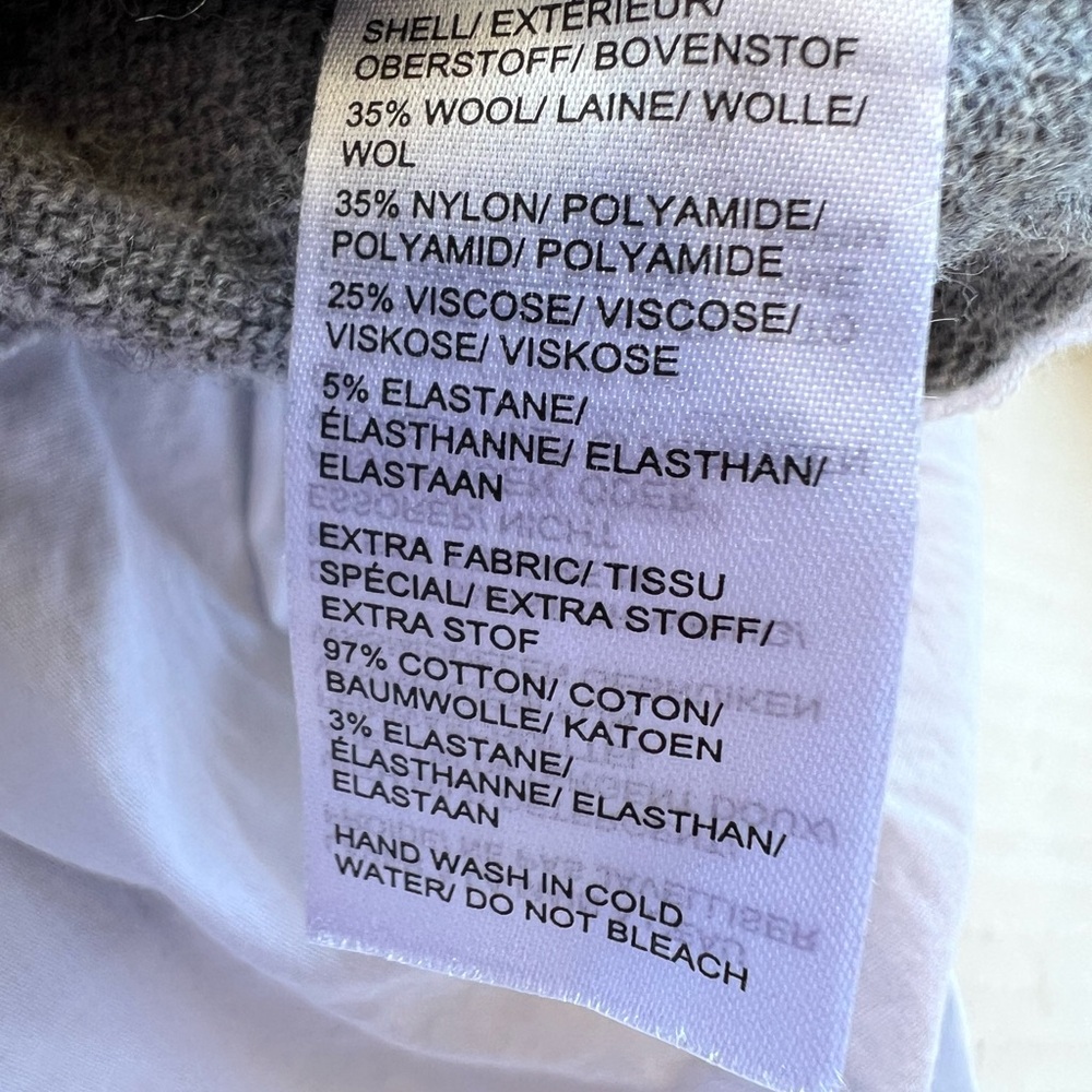 Saks Fifth Avenue Gray Sweater with White Accent - Picture 4 of 8